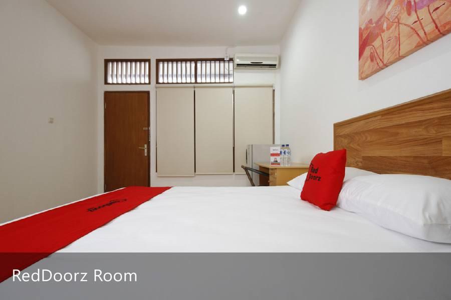 Reddoorz Plus Near Plaza Indonesia Jakarta Exterior foto