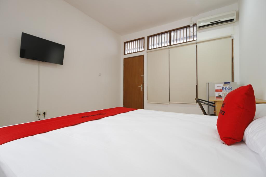 Reddoorz Plus Near Plaza Indonesia Jakarta Exterior foto