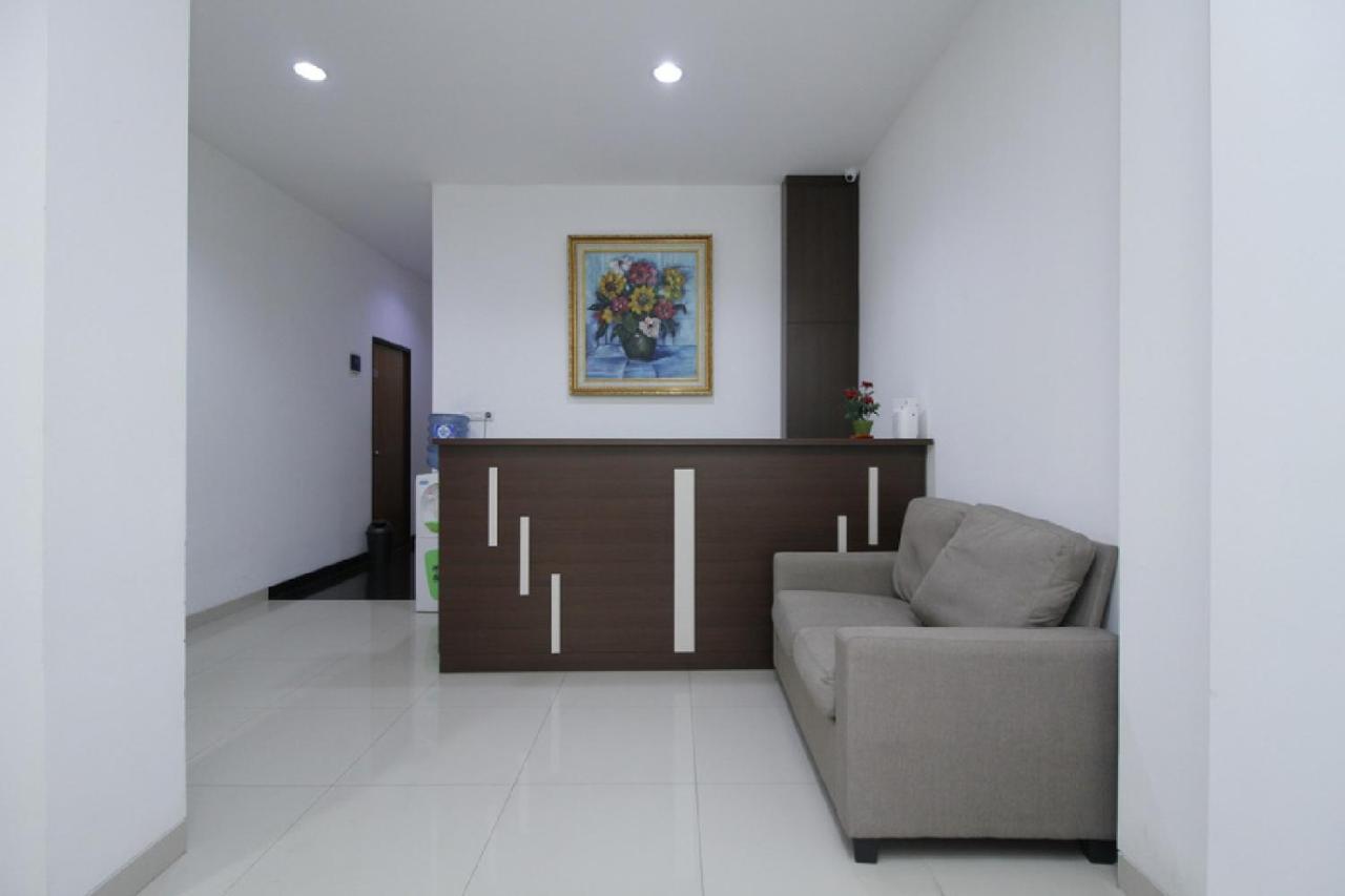 Reddoorz Plus Near Plaza Indonesia Jakarta Exterior foto