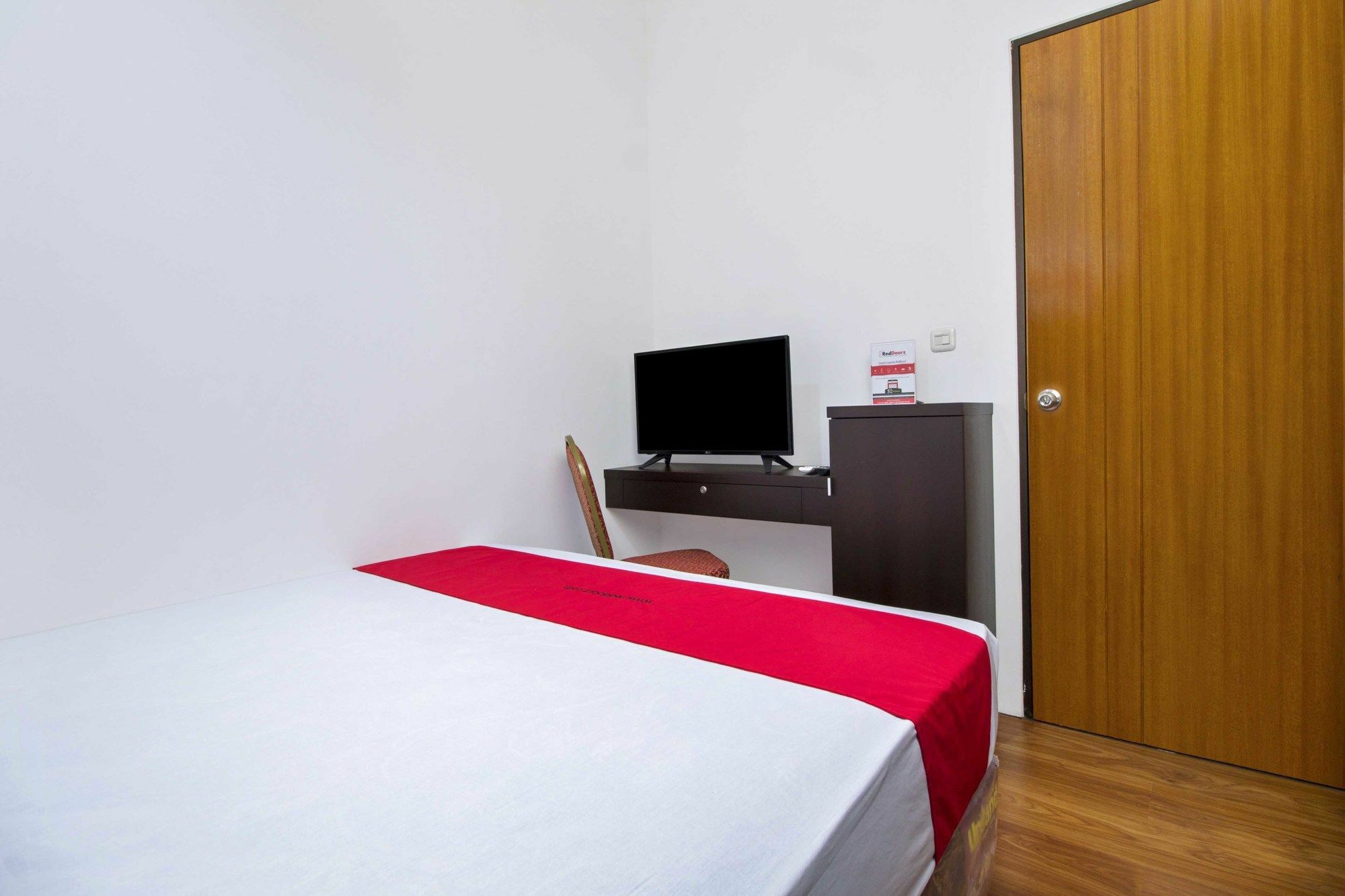 Reddoorz Plus Near Plaza Indonesia Jakarta Exterior foto