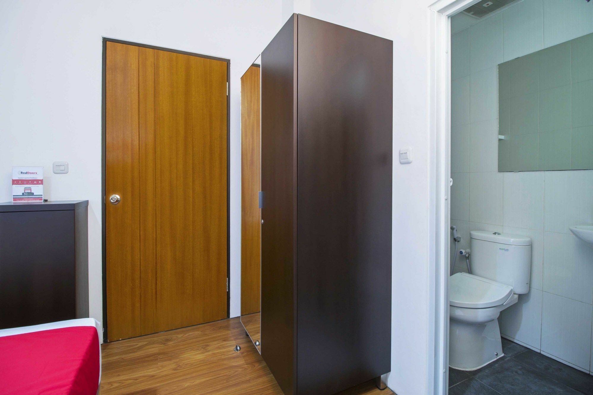 Reddoorz Plus Near Plaza Indonesia Jakarta Exterior foto
