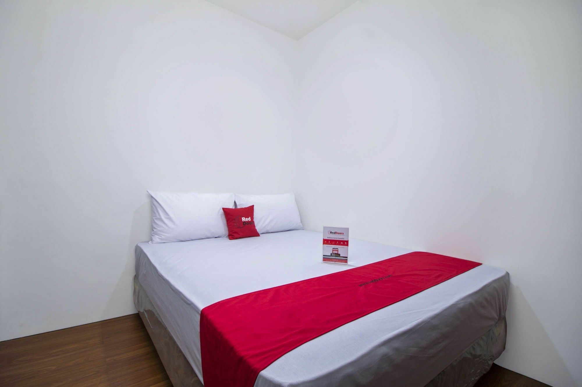 Reddoorz Plus Near Plaza Indonesia Jakarta Exterior foto
