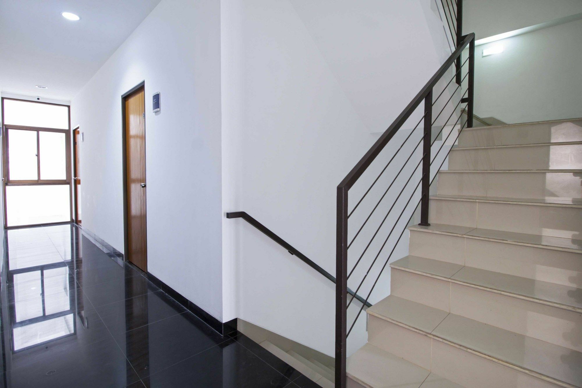 Reddoorz Plus Near Plaza Indonesia Jakarta Exterior foto