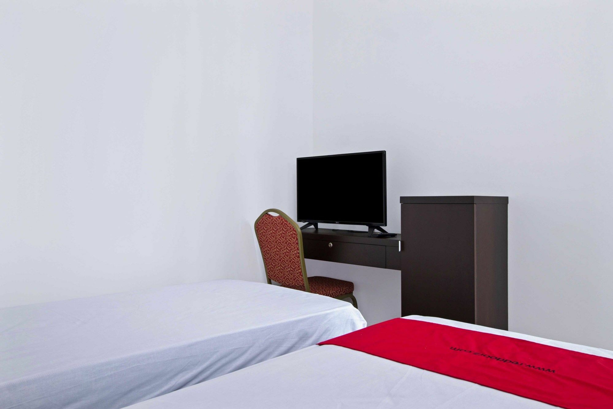 Reddoorz Plus Near Plaza Indonesia Jakarta Exterior foto